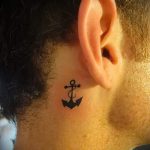 a férfiak fülének tetoválása mögött - fényképek a kész tetoválási lehetőségekről 11