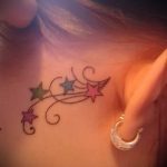 csillag tetoválás a fül mögött - fotók a kész tetoválási lehetőségekről 3