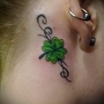 lóhere tetoválás a fül mögött - fotók a kész tetoválásokról 2