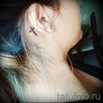 kereszt a fül tetoválása mögött - fotók a kész tetoválási lehetőségekről 11