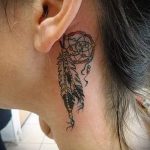 álomfogó tetoválás a fül mögött - fotók a kész tetoválási lehetőségekről 11