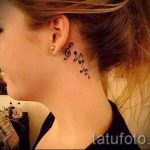 tetováló jegyzetek a fül mögött - fényképek a kész tetoválások lehetőségeiről 4