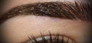 Permanent make-up - the ideal shape of the eyebrows is possible 1