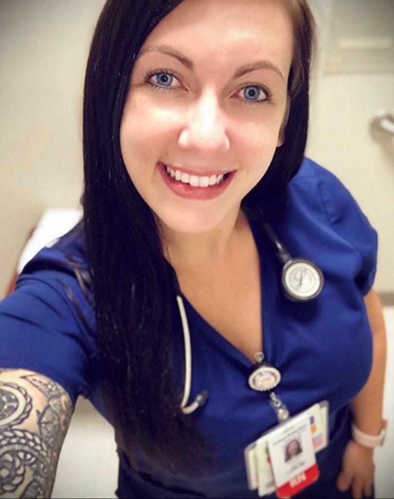@shanneliz - wytatuowany sanitariusz - zdjęcie dla 1