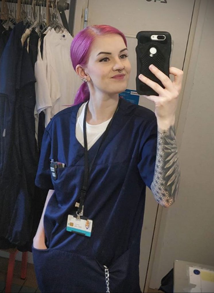 @jennylng - wytatuowany sanitariusz - zdjęcie dla 1