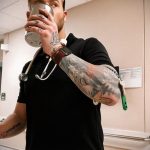 @luke_chochola24 - wytatuowany sanitariusz - zdjęcie dla 2