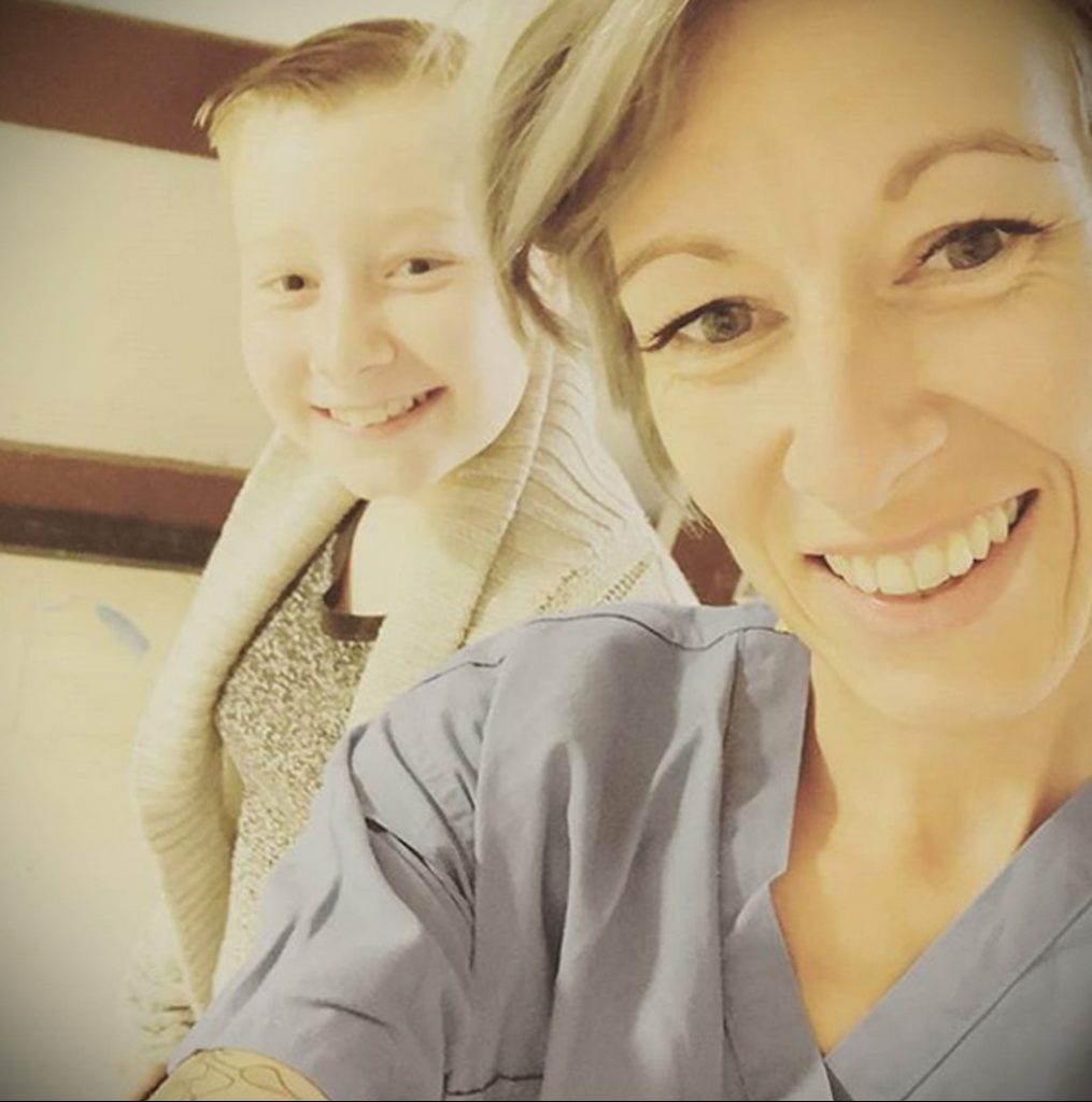 @ s_anne_j25 - wytatuowany sanitariusz - zdjęcie dla 2