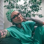 @carolinefullcolour - wytatuowany sanitariusz - zdjęcie dla 24