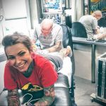 @carolinefullcolour - wytatuowany sanitariusz - zdjęcie dla 42