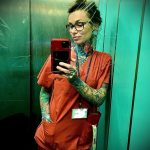 @carolinefullcolour - wytatuowany sanitariusz - zdjęcie dla 2