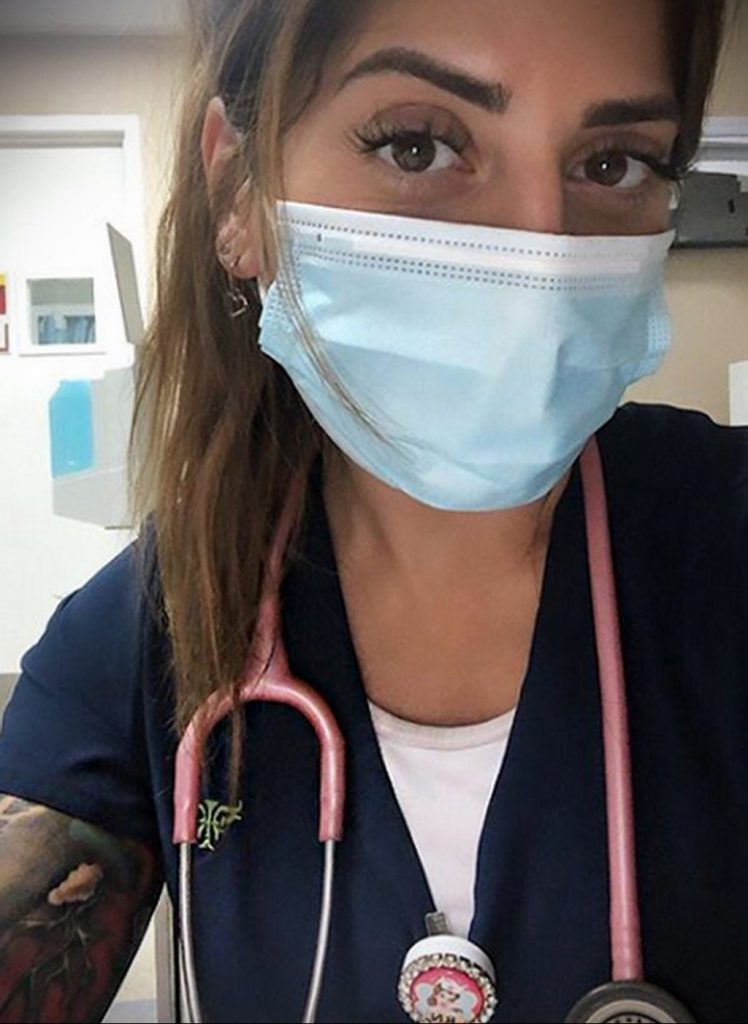 @yourtattooednurse - wytatuowany pracownik służby zdrowia - zdjęcie dla 4