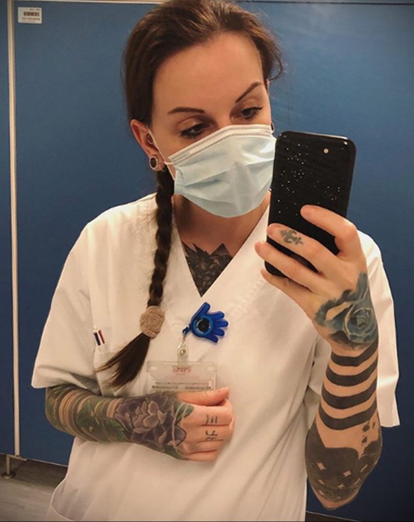 @lareine_margot - wytatuowany sanitariusz - zdjęcie dla 1