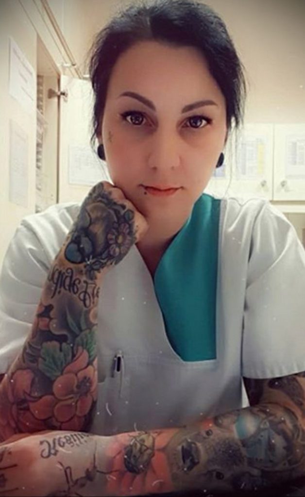 @abgewichstabersensibel - wytatuowany sanitariusz - zdjęcie dla 1