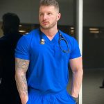 @jleofit_nurse - wytatuowany sanitariusz - zdjęcie dla 5