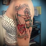 Indiai íj tetoválással 1