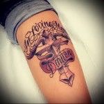 kereszt és szalag felirat