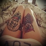 tetoválás két lábon - vitorlás és bagoly