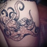 polip tetoválás a lábán