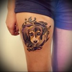 tacskó arc tetoválás a lábán a lány számára