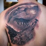 различни видове акули - татуировка за мъже на задната снимка