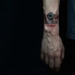 szem csukló tetoválás