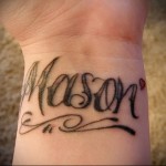 Jól nézzen ki és okos - tetoválások férfiaknak a csuklón