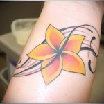 NŐ TETOVÁLÁSA nagy virág