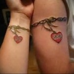 NŐI TETOVÁLÓ karkötő szívvel