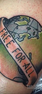 Foto af en tatovering med planeten Jorden 22/04/2020 №090 -planet jord tatovering-