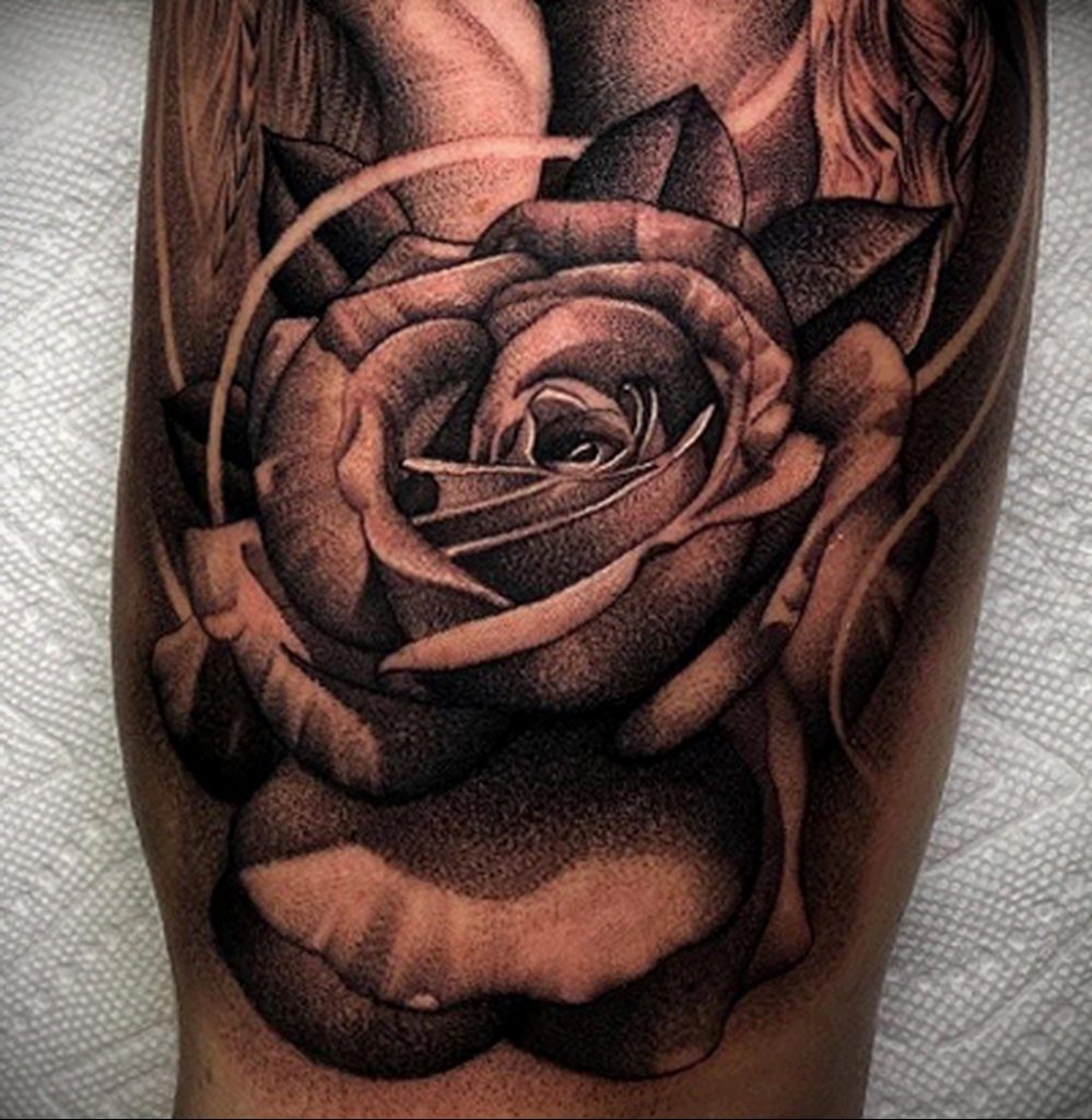 Przykładowe zdjęcie tatuażu z różą na Walentynki ze strony 4