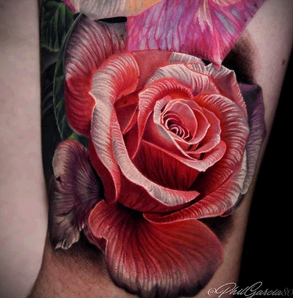 Zdjęcie przykładowego tatuażu z różą na Walentynki ze strony 13