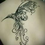 Henna tetoválás a hátán