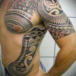 oldalsó tetoválás férfiaknak 4