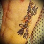 szalaggal átkötött nyilak