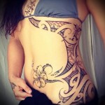 Maoryskie wzory i kwiaty -