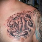 القط الكبير ابتسامة الوشم - وشم الصدر للرجال