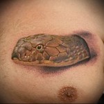 وشم رأس الثعبان للرجال