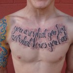 Tatuaże na piersi dla mężczyzn 5