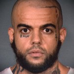 tetováló betűk a szem alatt