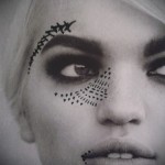 lány szeme és ajka tetoválás