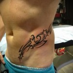 tetoválás a férfiak alsó hasán - csillagok