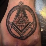 Fénykép egy emblémával ellátott tetoválásról 03/15/2020 №051 -tetoválás embléma-