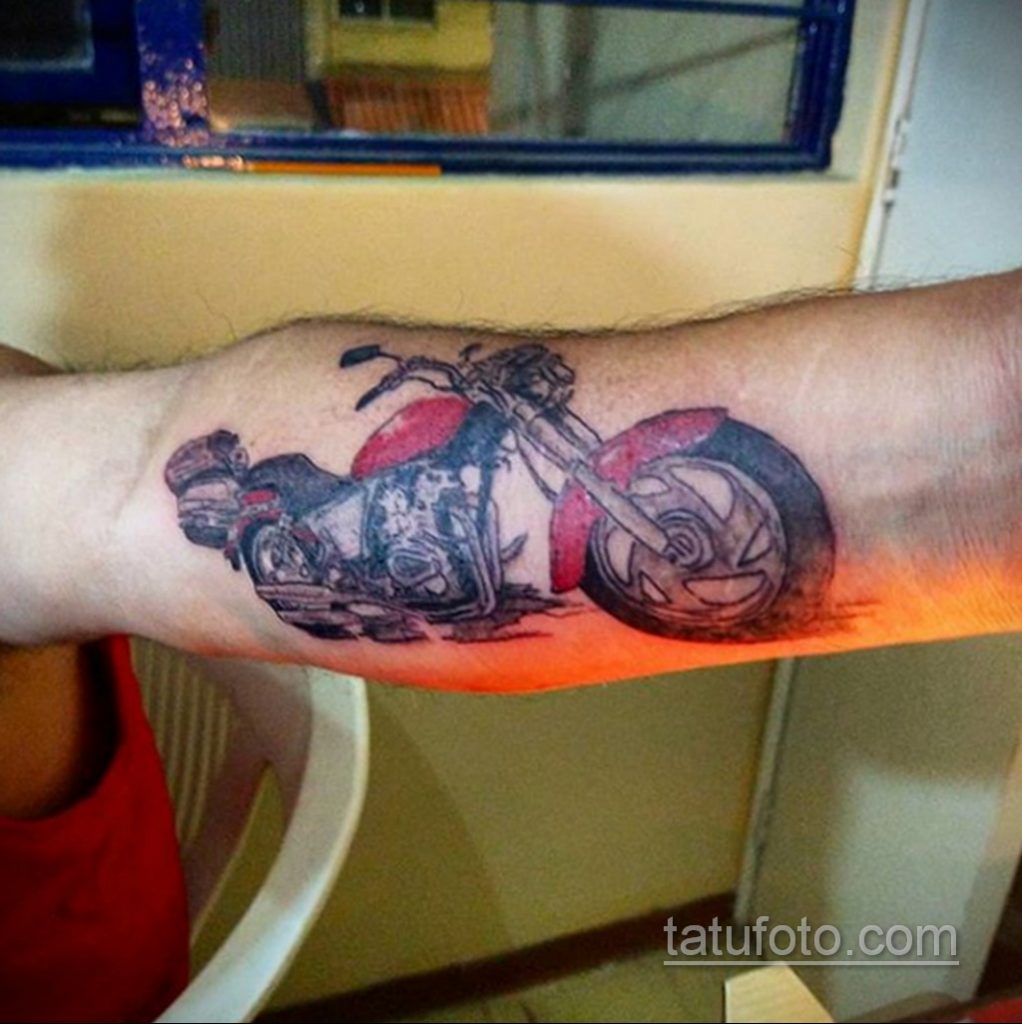 صورة وشم بدراجة نارية 08/29/2020 №031-وشم موتو-