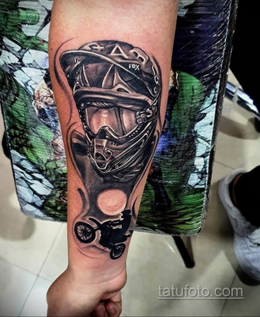 صورة وشم بدراجة نارية 08/29/2020 №030-وشم موتو-