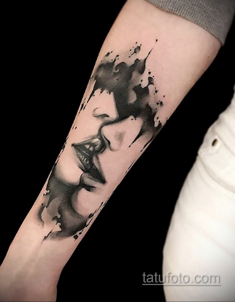 Zdjęcie tatuażu z pocałunkiem 06.07.2020 №071 -pocałunek tatuaż-