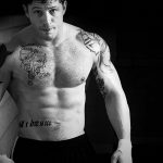 fotó Tom Hardy tetoválásáról 2017. 08. 07. №017 - Tom Hardy tetoválása_