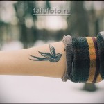 Tatuaże na dłonie dla dziewczynek 5