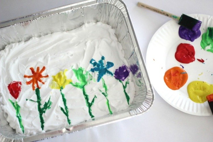 Nakreslite obrázky a motívy do peny a dajte ich na papier