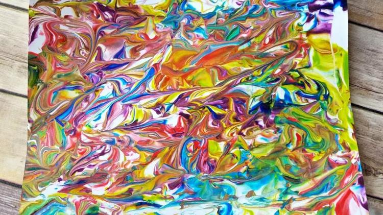 Obrázok Kunterbutnes vyrobený z peny na holenie ako nápad urobiť si sám