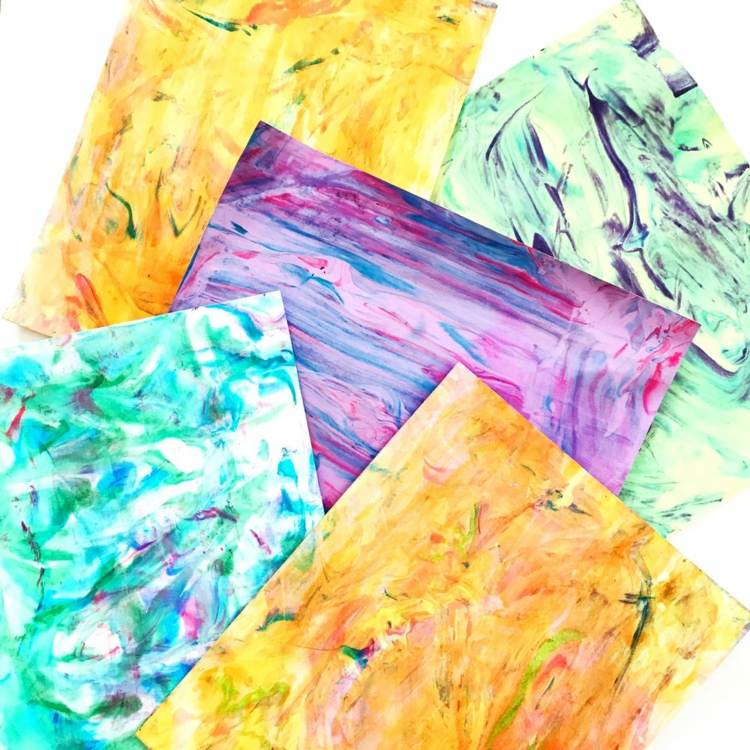 Maľovanie obrázkov s krémom na holenie s deťmi